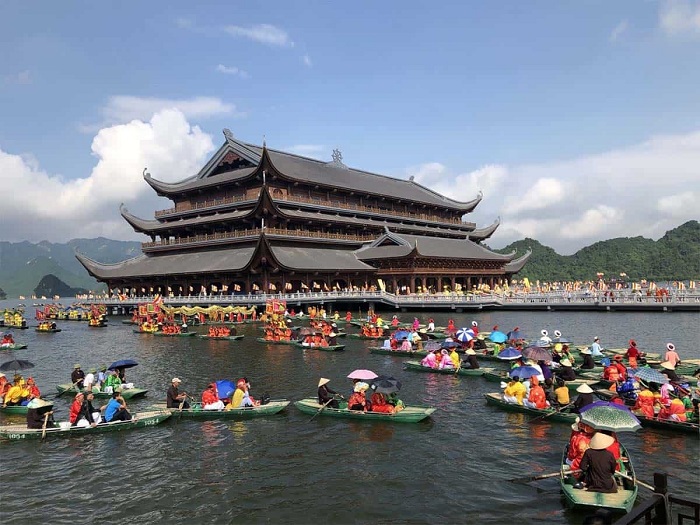 Du lịch chùa Tam Chúc Hà Nam - Ngôi chùa lớn nhất thế giới